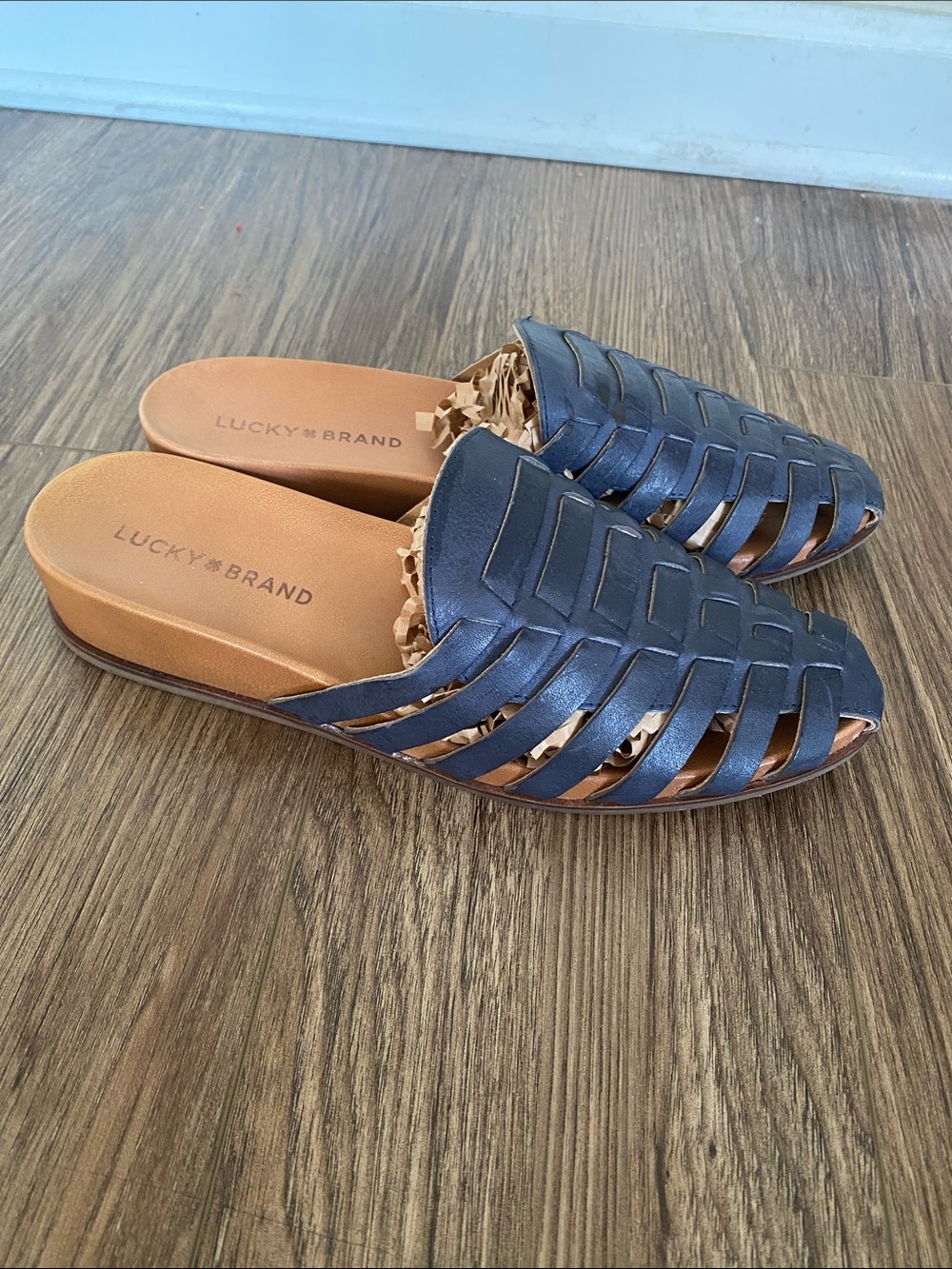 Lucky Brand Doerid woven leather mules in a blue leather. Size 8